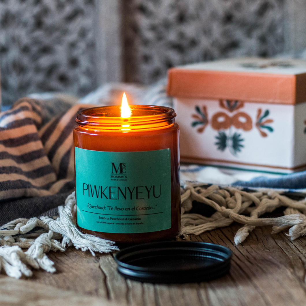 PIWKENYEYU Scented Candle