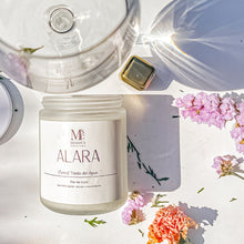 Cargar imagen en el visor de la galería, Vela Aromática Alara
